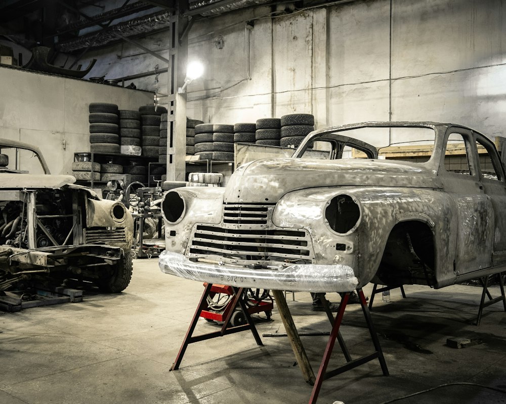 Oldtimer-Karosserie während der Restauration
